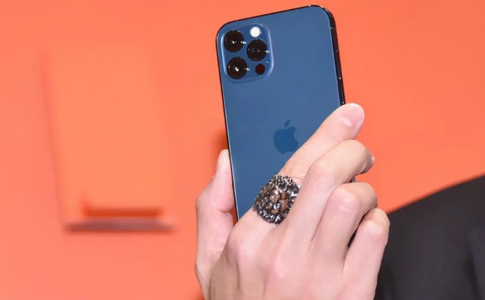 潼关苹果手机维修分享iPhone12系列重启方法教程 